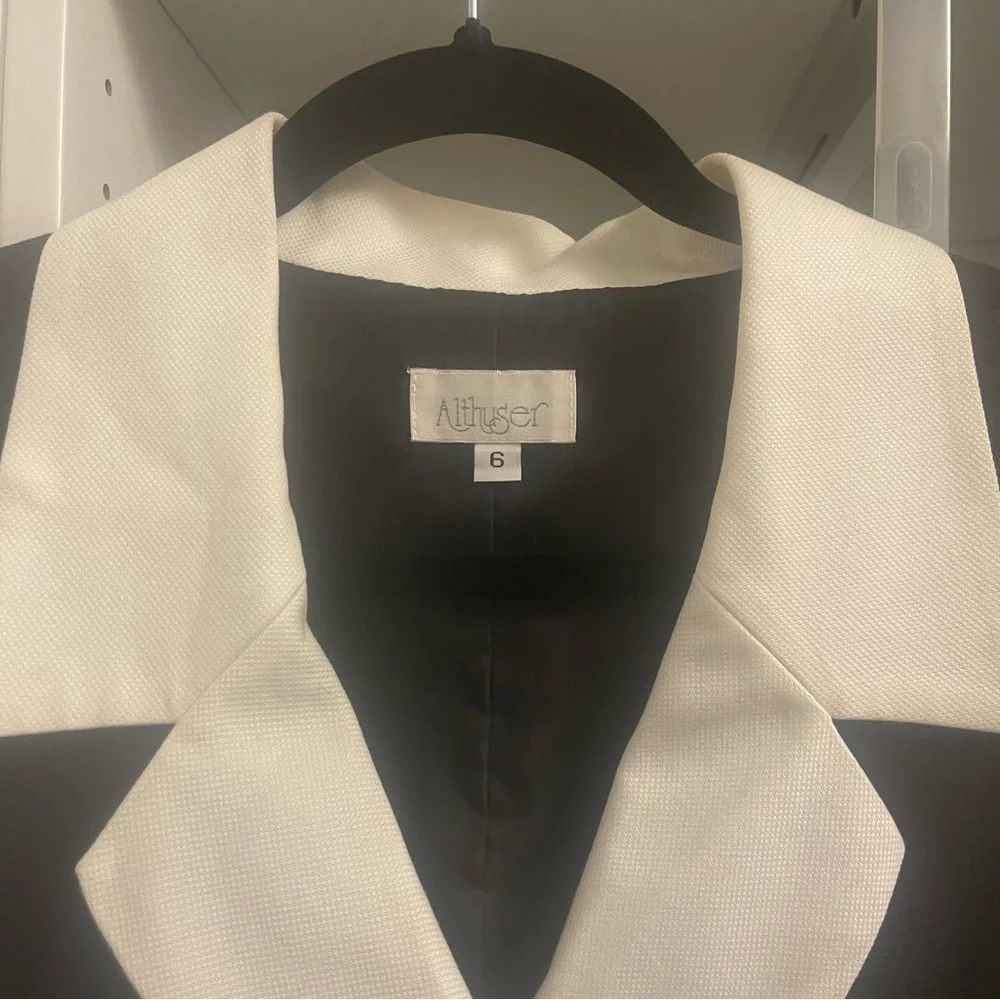 Black and white wrap dress with cute belt tie - Picture 5 of 6